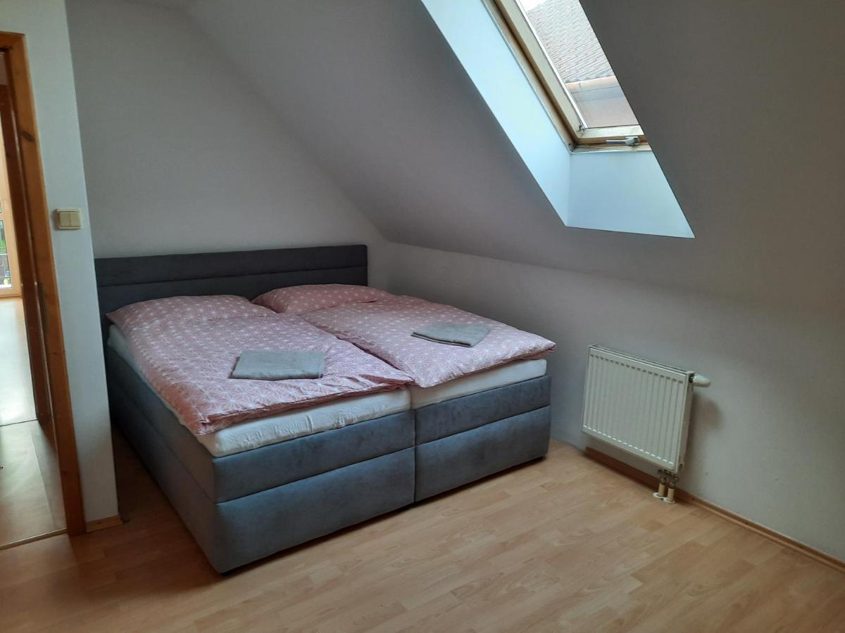 Apartman Chiarita Nemsova ภายนอก รูปภาพ