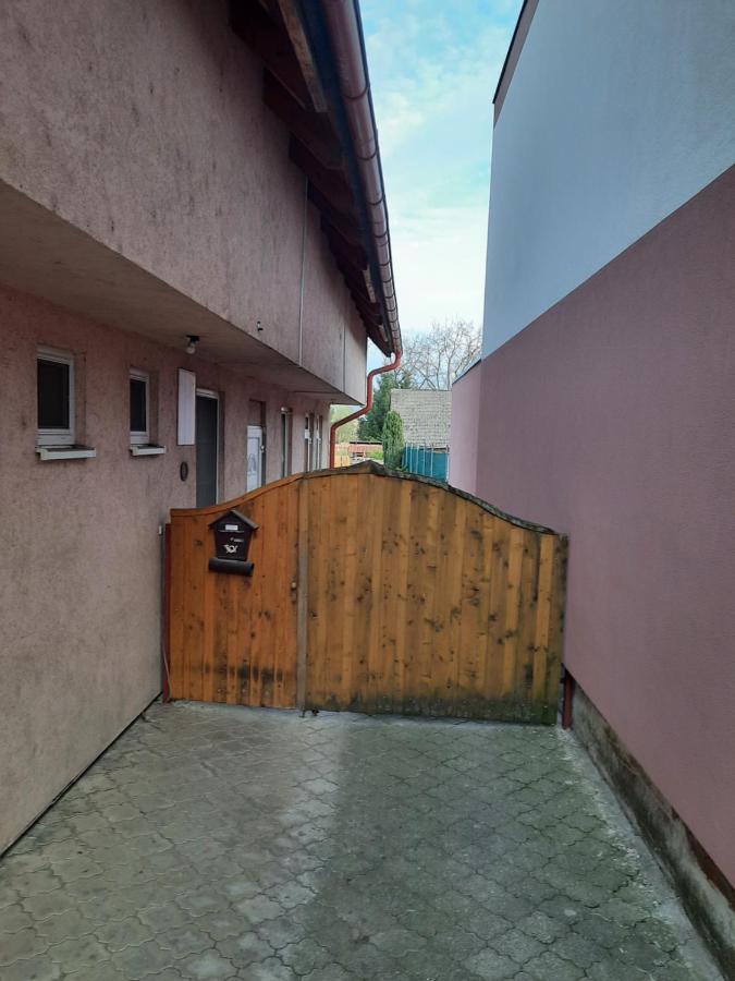 Apartman Chiarita Nemsova ภายนอก รูปภาพ