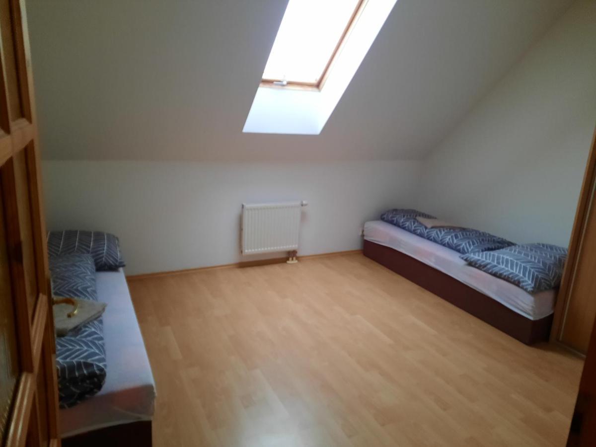 Apartman Chiarita Nemsova ภายนอก รูปภาพ